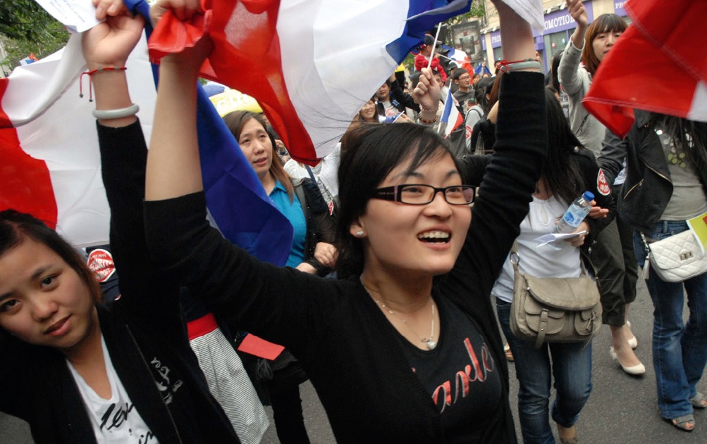 Asiatiques De France, Un Documentaire De Laurence Jourdan - Les Cahiers ...